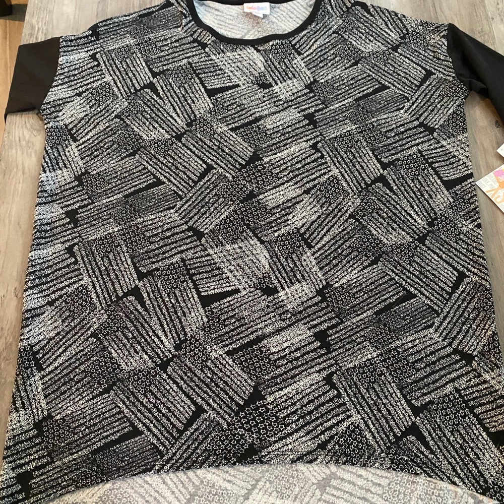 LuLaRoe Irma tunic